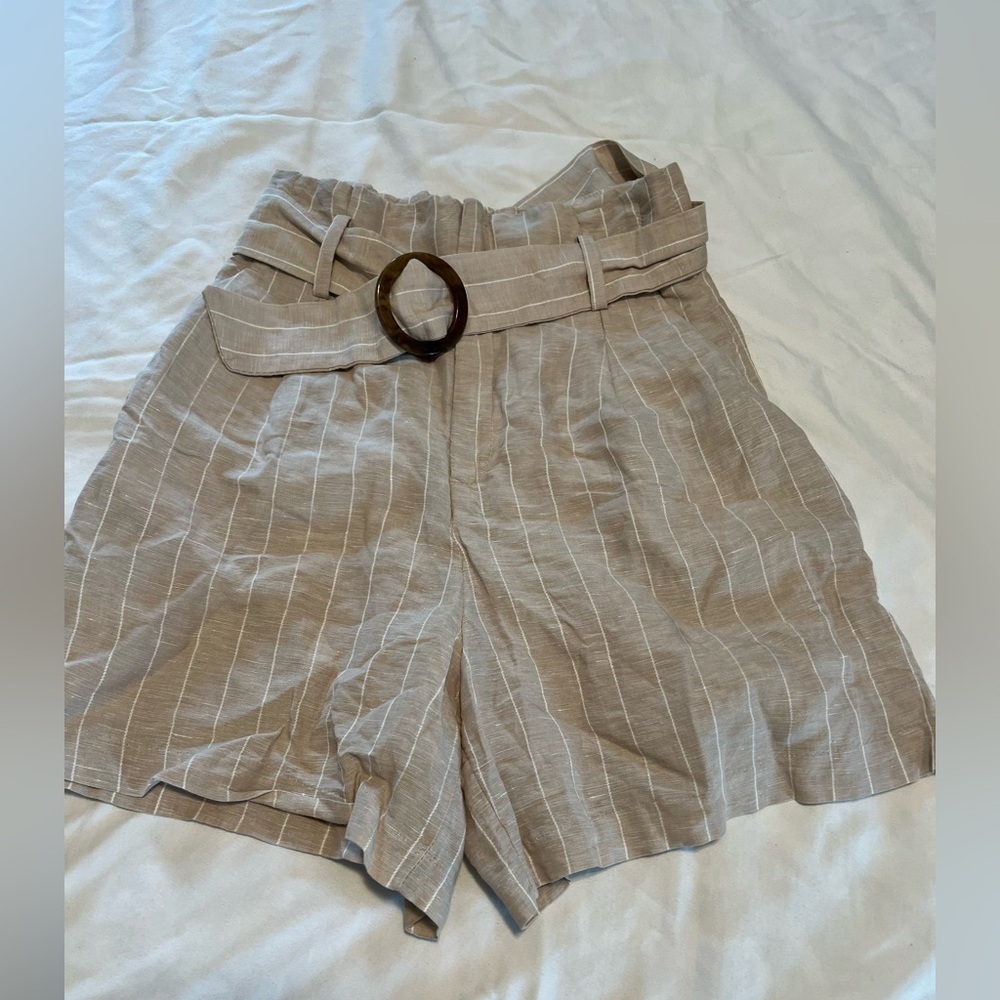 H&M Striped Shorts for Women – Size 4 – Good Pre-Loved Condition